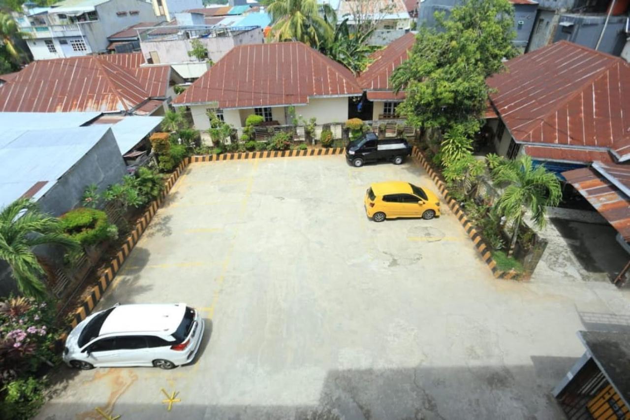 Urbanview Hotel Mulia Indah Palopo Buitenkant foto