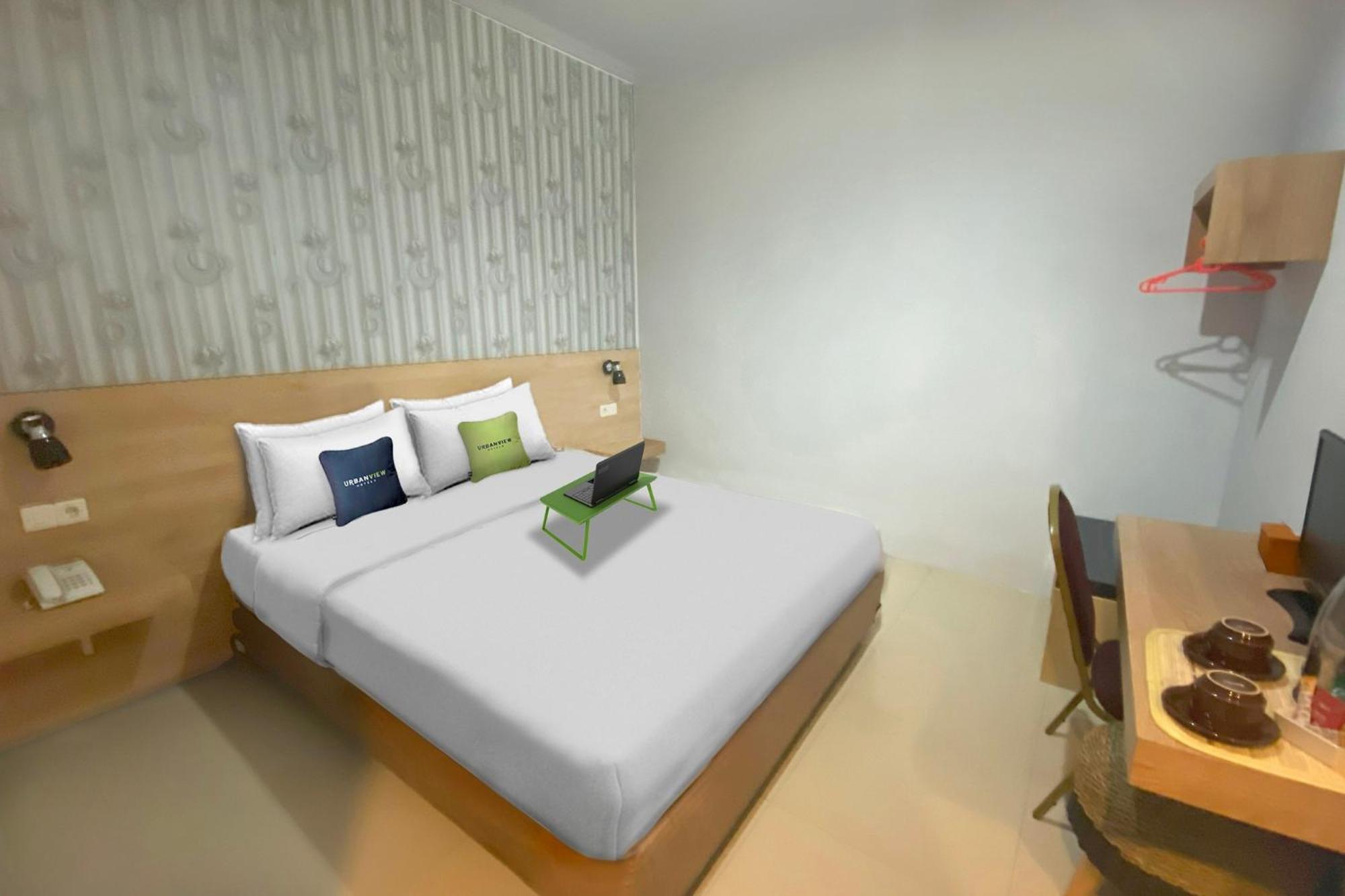 Urbanview Hotel Mulia Indah Palopo Buitenkant foto